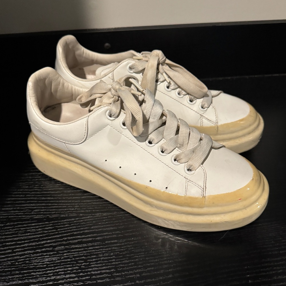 Alexander McQueen oversize White and Cream Sneakers - Picture 2 of 6